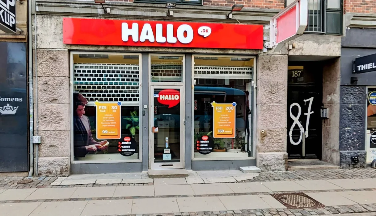 HALLO facade efter skiltning fra Elite Sign